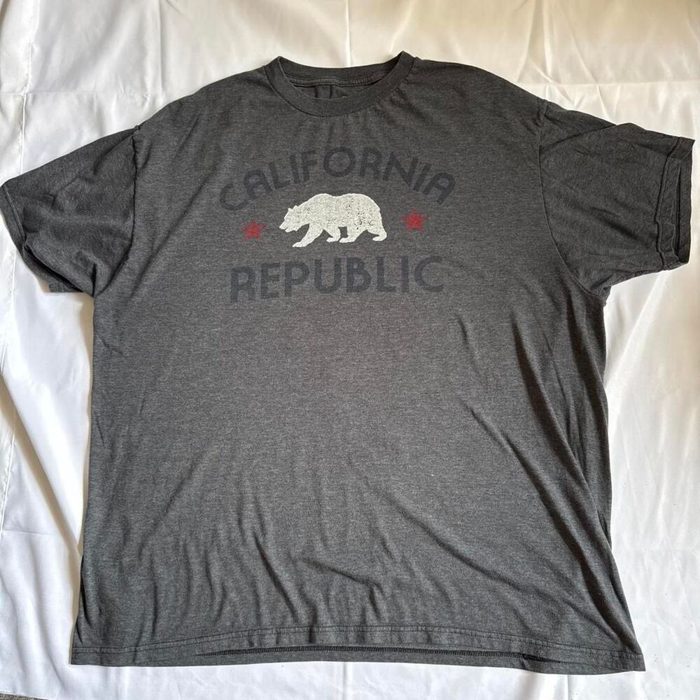 California Republic Men's Grey T-shirt